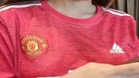 คลิปหลุดน้องจูนแฟนแมนยู juniijune เน็ตไอดอสสาวสุดแซ่บ ไลฟ์สดเบ็ดหีช่วยตัวเองจนน้ำแตกคาชุดบอล