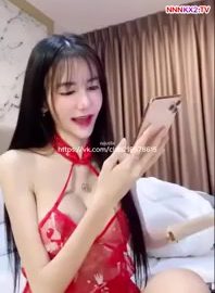 คลิปหลุด smildyee19 ไลฟ์ตรุษจีน แหกหีโชว์ใช้ควยปลอมเสียบรูหีน้ำกระจาย