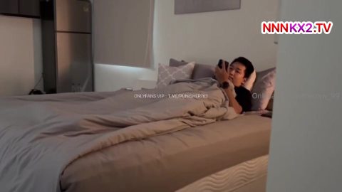 คลิปหลุดมาใหม่ kaidaw 99 แกล้งเป็นผีโดนจับเย็ดแม่งเลย นอนแหกขาให้หนุ่มก้มจัดการจนแฉะก่อนโดนกระแทกหีโครตเสียว