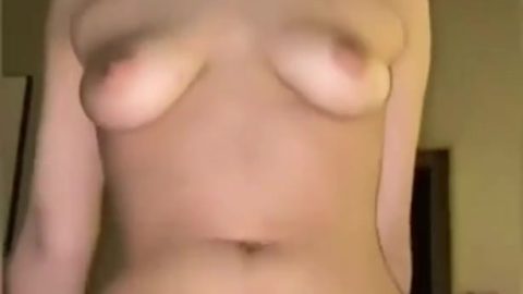 คลิปหลุด สาวหมวยงานดีน้องนานา หุ่นบางกรอบแต่ลีลาเด็ดได้ใจสุดๆ หัวนมชมพูจัดขึ้นขย่มผัวโดนซอยหี