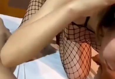 คลิปหลุด boa_handcock สาวสวยผมสั้น ใส่ชุดยั่วลายตาข่ายเห็นหมด ใครเห็นก็เกิดอารมณ์โม็คควยเก่งด้วย