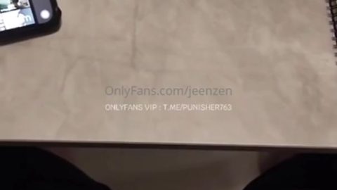 jeenzen คลิปหลุดน้องส้มมาอ้อนผัวกำลังทำงาน เลยจับควยมาอมแบบฟินฟัน จนผัวทนไม่ไหวเลยจับกระแทกหัวรัวๆจนน้ำแตก