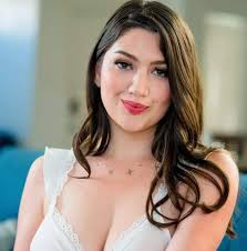 Alyx Star